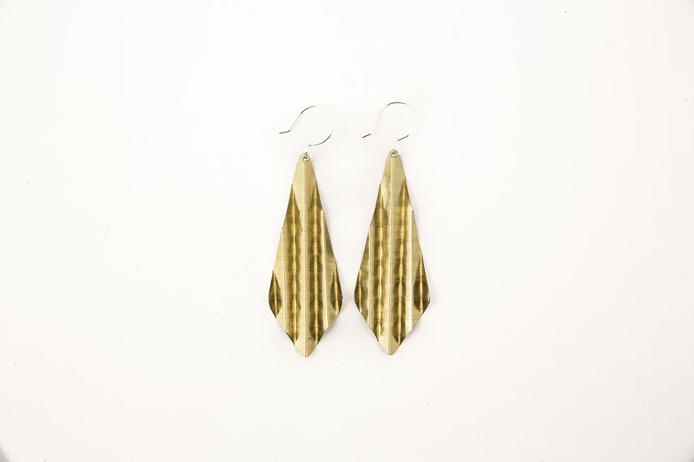 Thumbnail: CRIMPED DIAMOND DROP