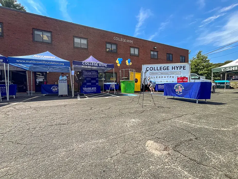College Hype Dunk Tank Setup