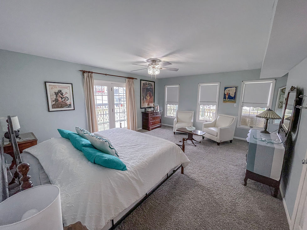 821 Stockton master bedroom