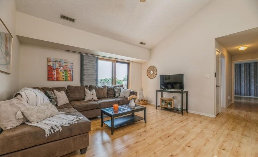 5207 Ravens Crest Living Room