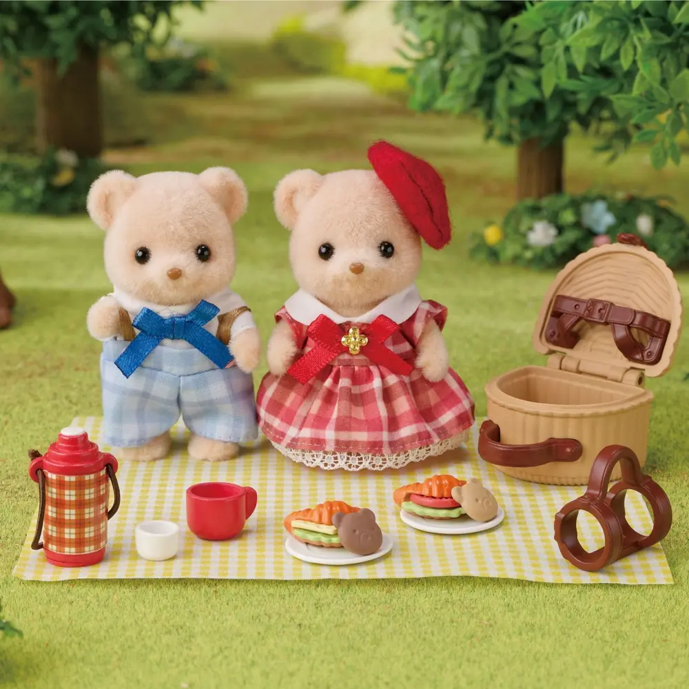 Sylvanian Families Delicious Picnic Set - Biscuit Bear Brother & Sister