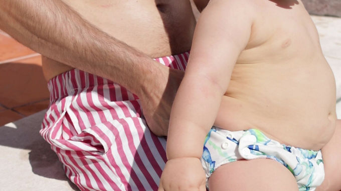 Waschbare Schwimmwindeln sind nachhaltig, sparen auf lange Sicht Geld und sehen einfach schöner aus als Wegwerfprodukte. Egal, ob du deinen Bestand erweitern oder sie zum ersten Mal ausprobieren möchtest – jetzt erhältst du 20 % Rabatt auf alle Schwimmwindeln und kannst die bunten Designs selbst entdecken!
