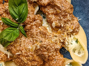 Sun-dried tomato pesto brings life to your pasta with a vibrant, earthy flavour. This pesto goes well with a light creamy ricotta and spinach leaves. From the land of Sicily, this pesto can also be used to compliment meats like chicken and fish or used as a spread for your sandwiches
