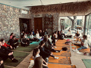 Bienestar entre viñedos: clase de yoga en Bodega Renacer