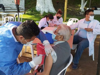 JURISDICCION SANITARIA X SAN ANDRES TUXTLA APOYANDO EN LA JORNADA DE VACUNACION DE ADULTOS MAYORES