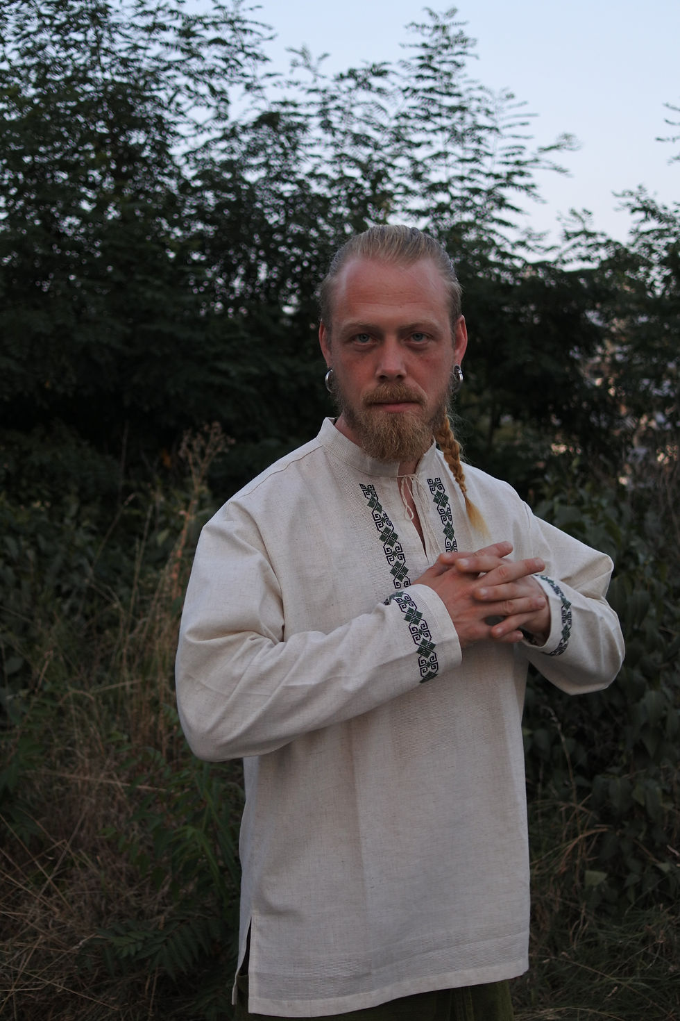 Thumbnail: Helm of awe linen shirt