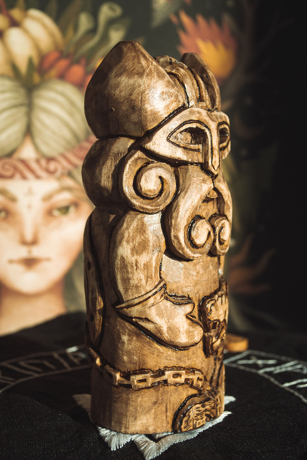 Thumbnail: Tyr god statue