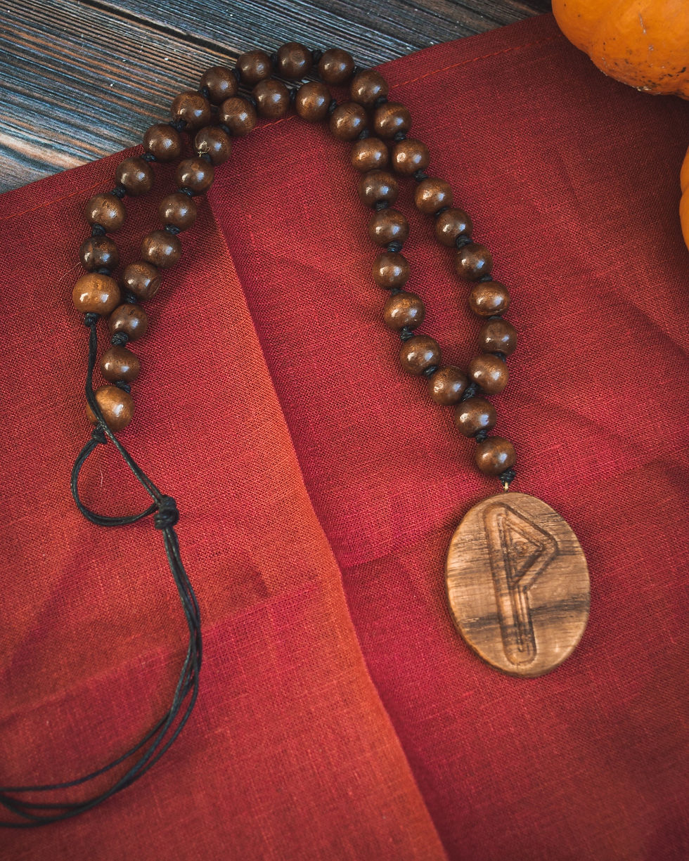 Thumbnail: Runic pendant with beads 