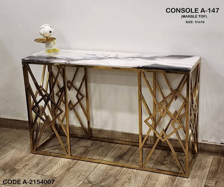 Console table with marble top from Zogunn