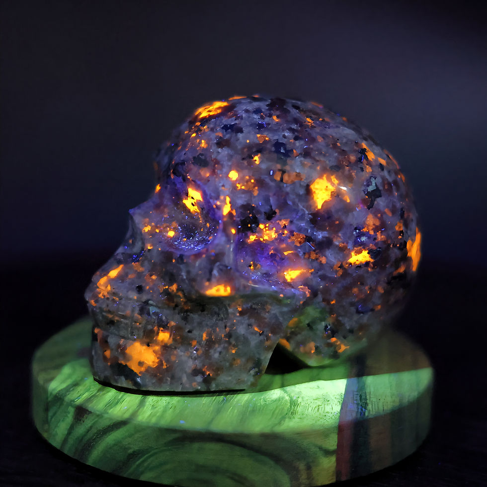 Thumbnail: Yooperlite Skull (UV Reactive)