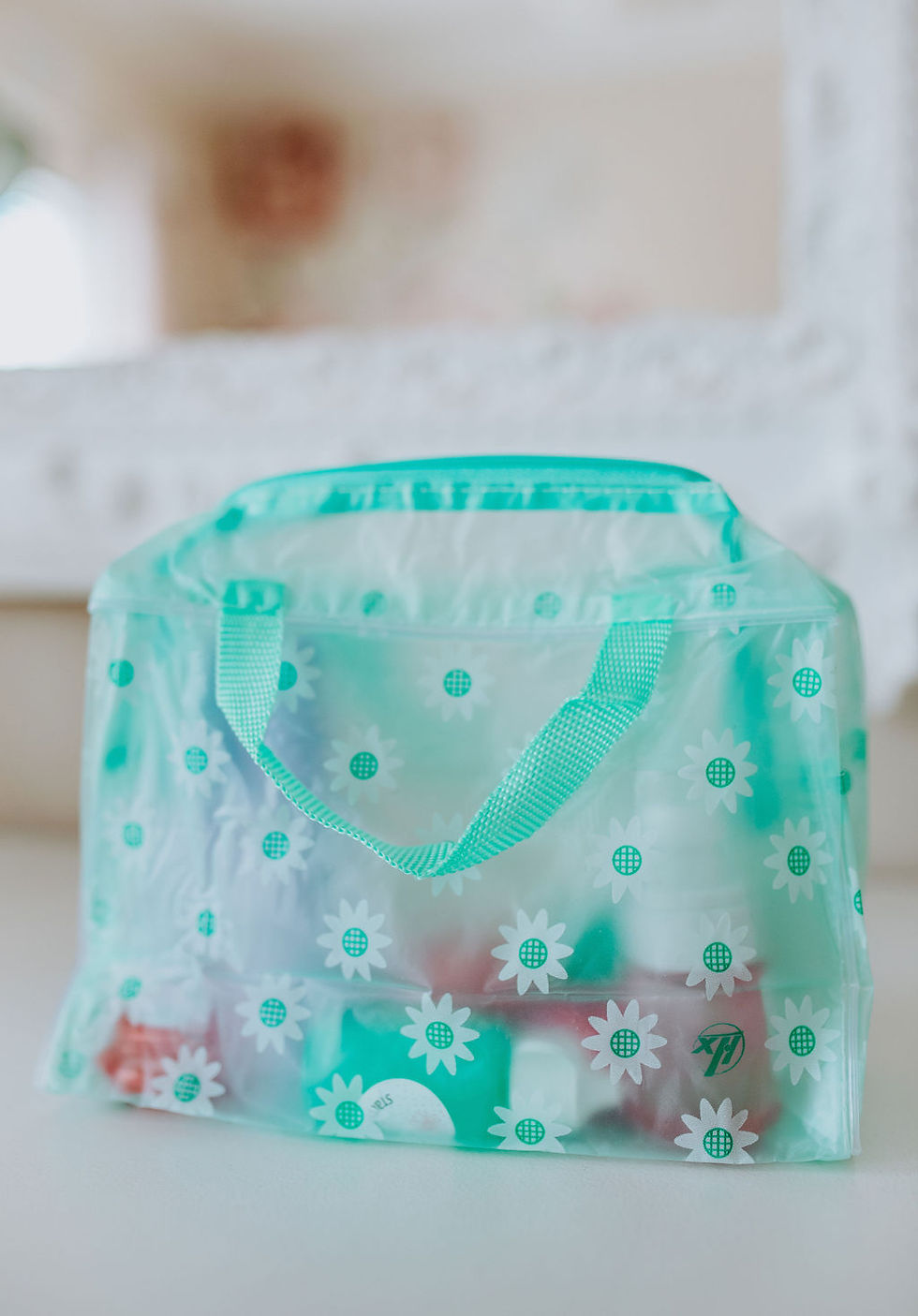 Thumbnail: Cute Daisy Wash Bag