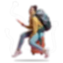 mulher-sentada-na-mala-com-passaporte-na-mao-sorrindo.webp