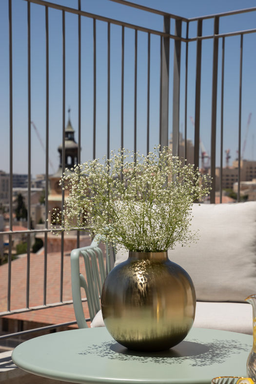 porch and accessories and furniture