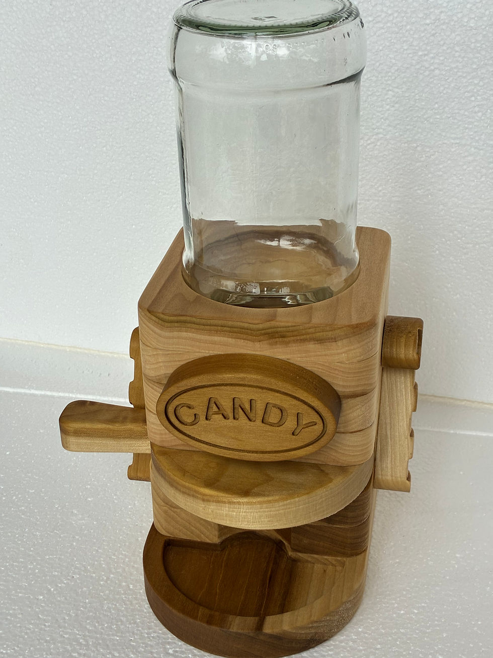 Miniatura: Candy dispenser