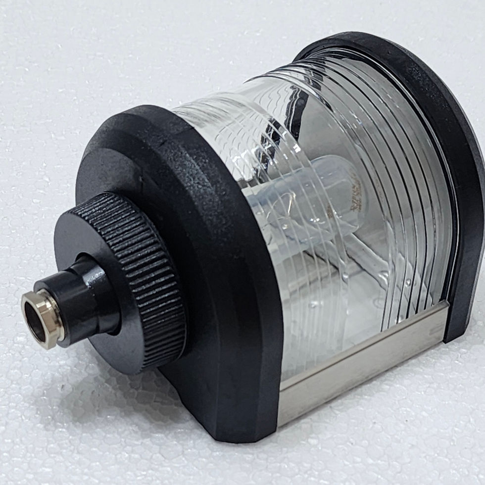 Versatile Marine Aqua Signal 3501003000 Series 40 Masthead Navigation Light, Side-Mount Installation