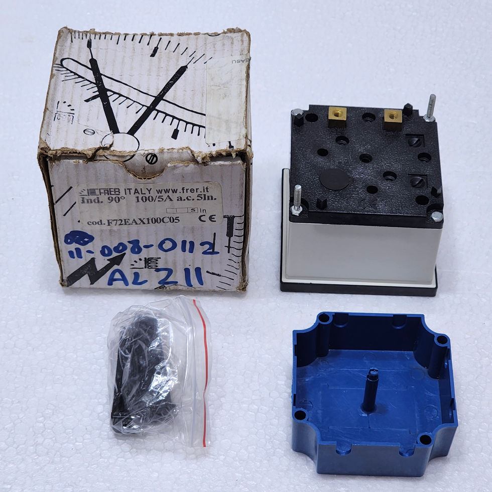 Versatile Marine FRER F72EAX100C05, 100/5A Analog Ammeter, 90° scale for accurate current monitoring.
