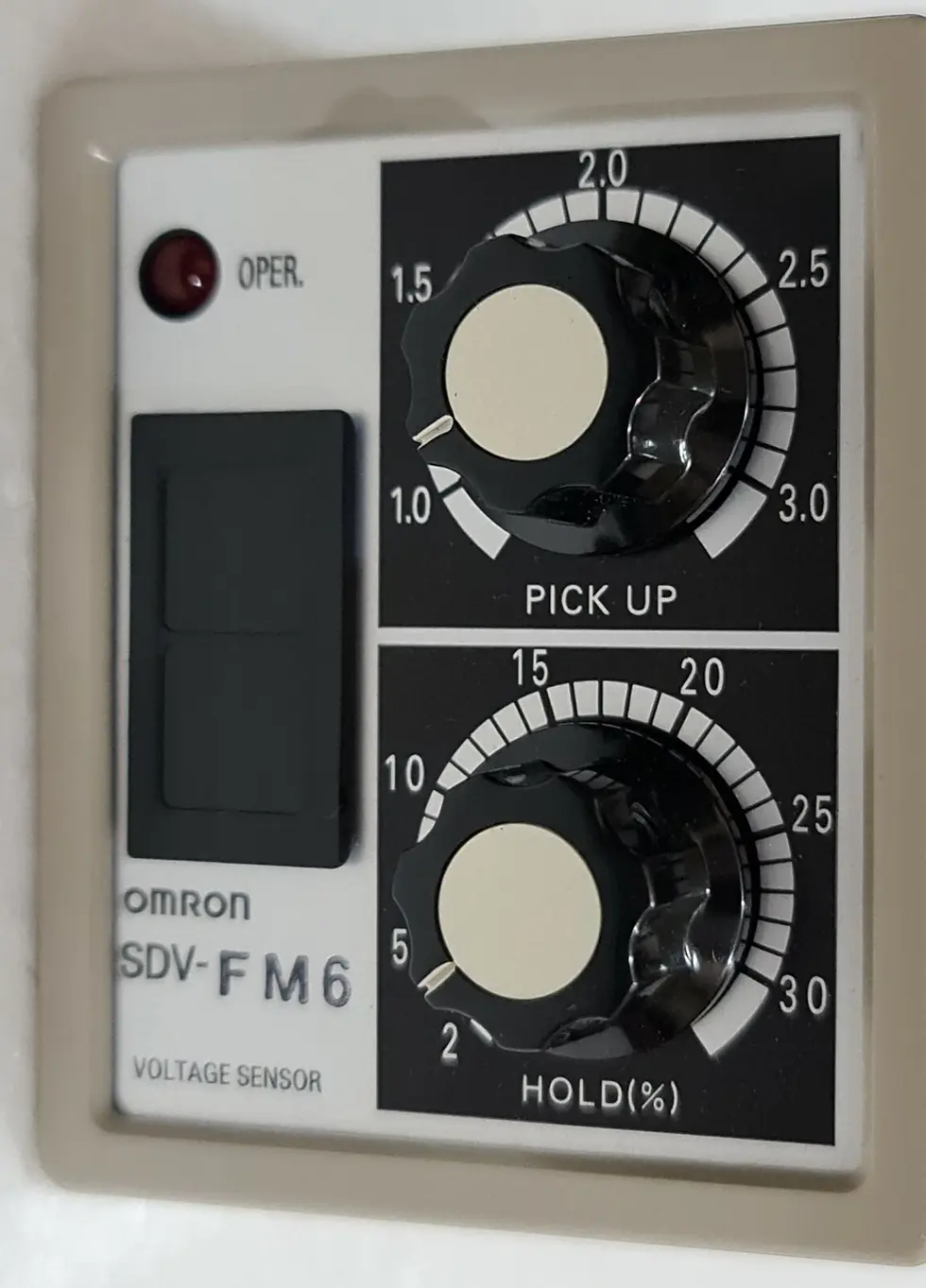 Omron SDV-FM6 Voltage Sensor 100/110VAC Overvoltage / Undervoltage Monitoring Relay