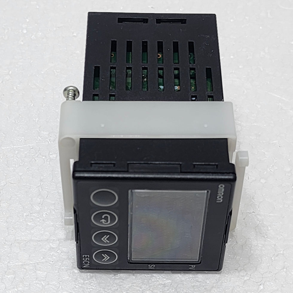Versatile Marine Omron E5CN-R2TU Temperature Controller, Close-up.