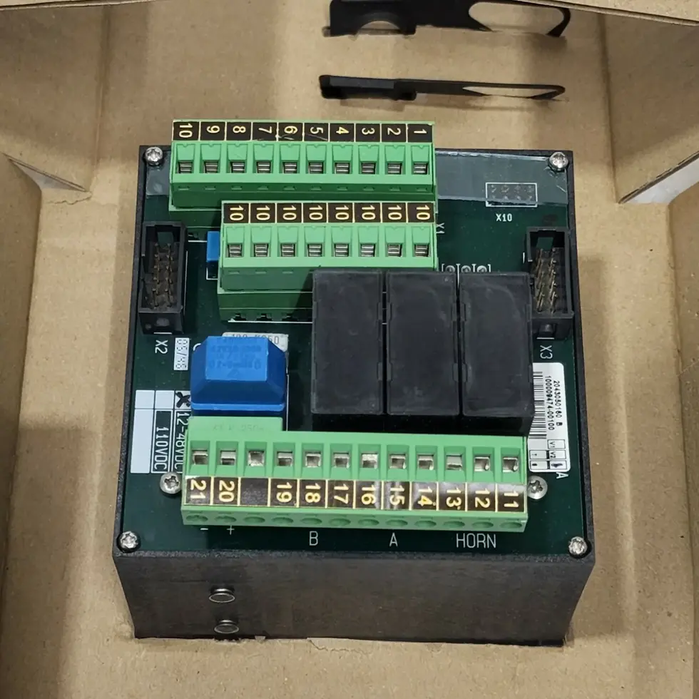 DEIF AL8-2 Master Alarm Panel 2033050002 B 12-48VDC 2998760020 01 2033050002B