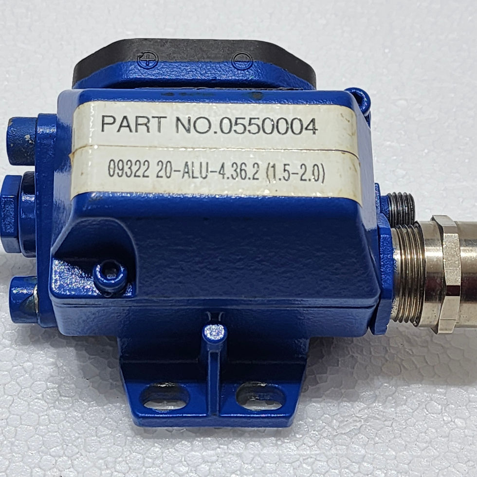 BOLLFILTER 0550004 Pressure Indicator, compact and efficient for marine systems. Available at Versatile Marine.