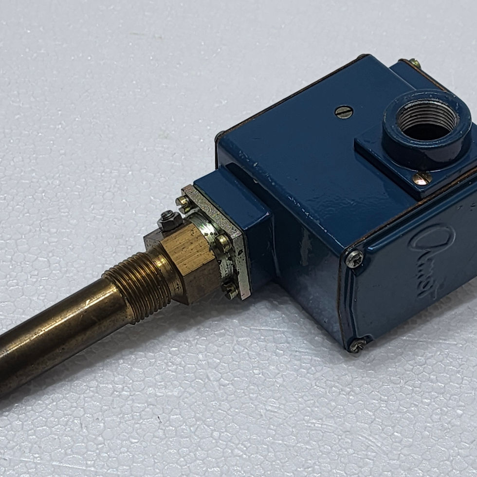 Versatile Marine offers the AMOT 4140EK1H00CE1EE thermostat, 16-54°C, ideal for marine applications.
