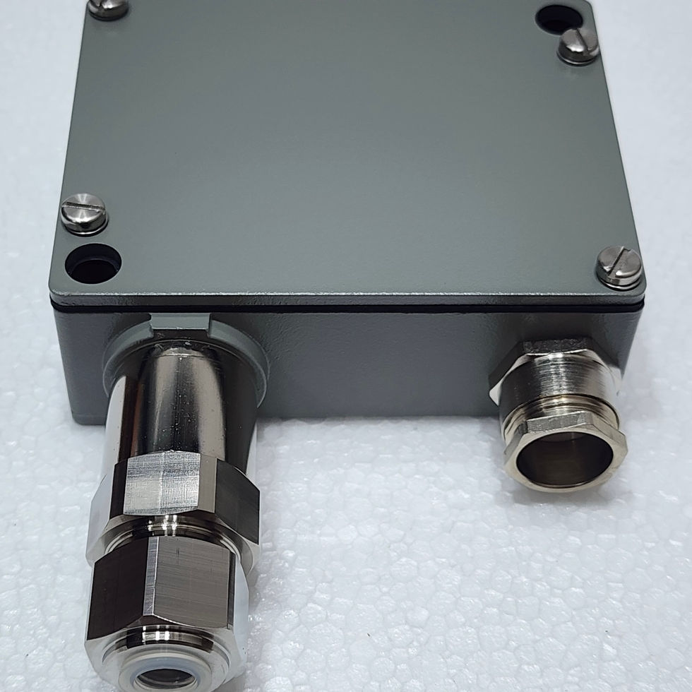 Versatile Marine TRAFAG 8202.79.2212 Navitrag Pressure Transmitter 0-16 bar-G for marine use.