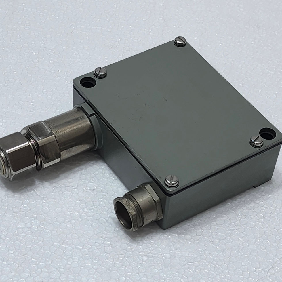 Versatile Marine TRAFAG 8202.79.2212 Pressure Transmitter, 0-16 BAR-G for accurate pressure measurement.