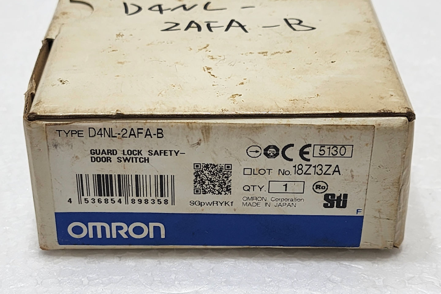 Versatile Marine OMRON D4NL-2AFA-B Guard Lock Safety-Door Switch, Box Label.