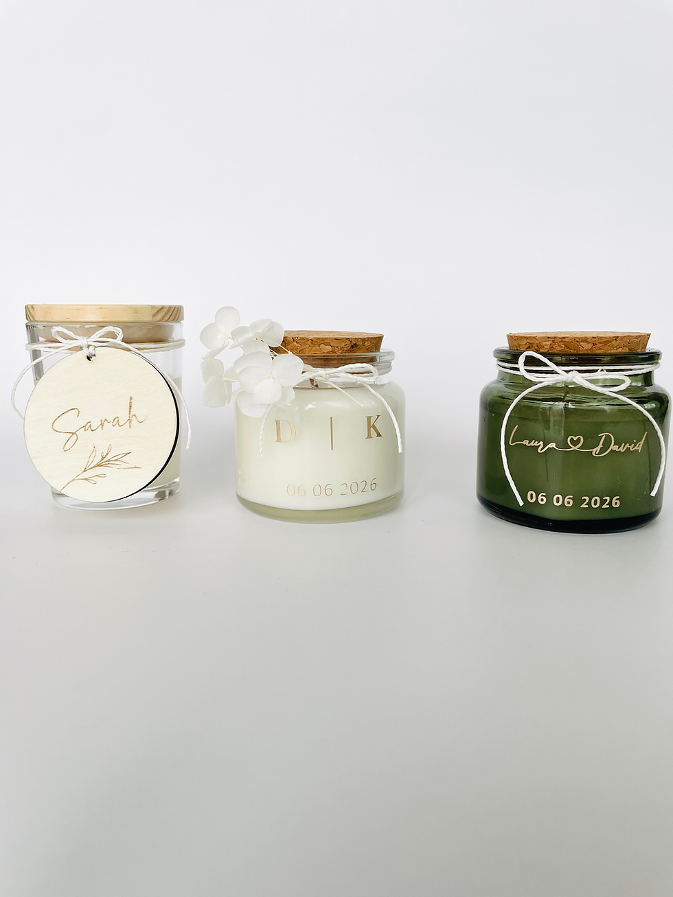 Miniaturbild: NORDIK Kerzenglas mit personalisiertem Holzdeckel - Hochzeitsedition