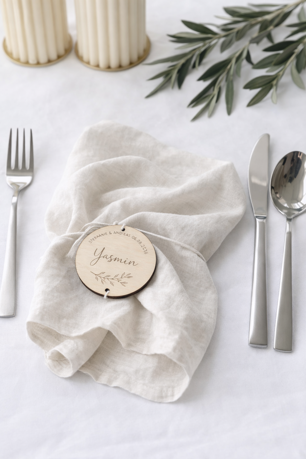 Personalisierter Holzanhänger mit Namen – Hochzeit & Tischdekoration