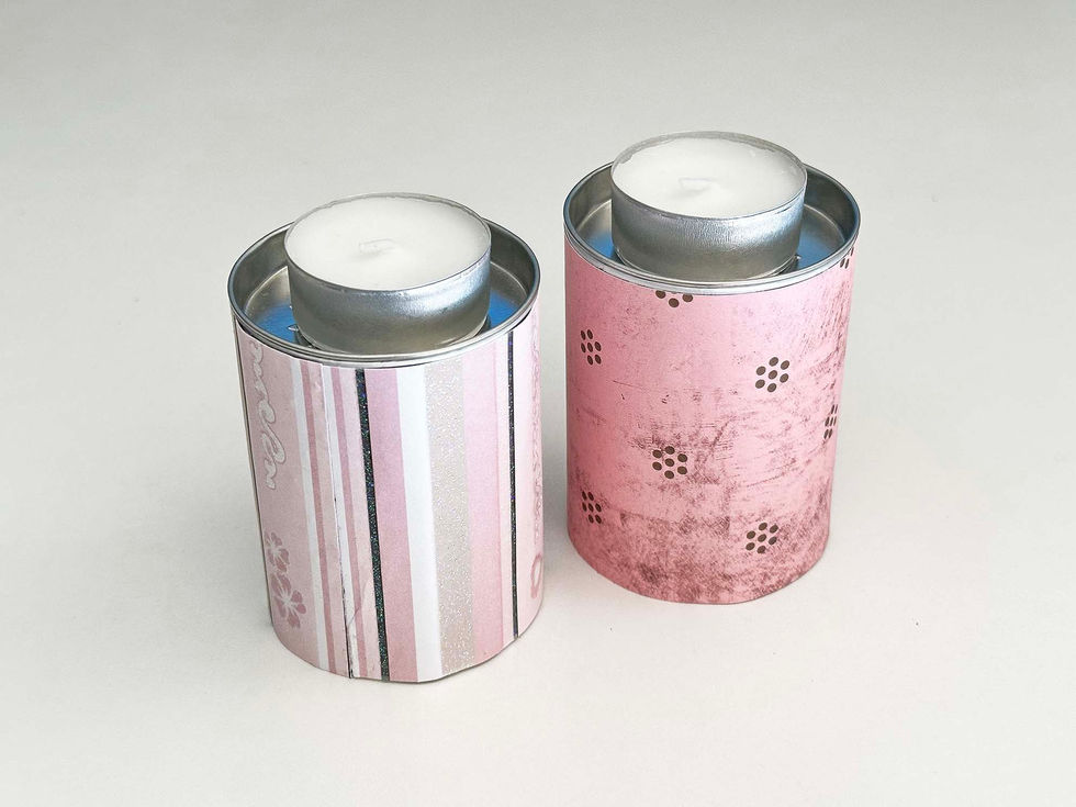 Fertige Teelichthalter mit eingesetzten Teelicht im Deckel