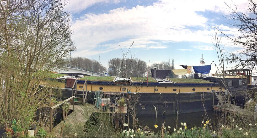 Hospedagem em Amsterdam: nossa experiência em um houseboat super fofo