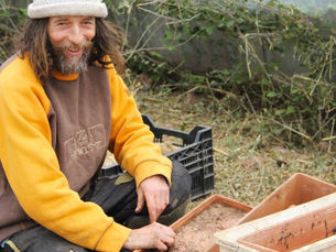 L’homme qui fait pousser plus de 400 variétés de tomates sans eau ni pesticides