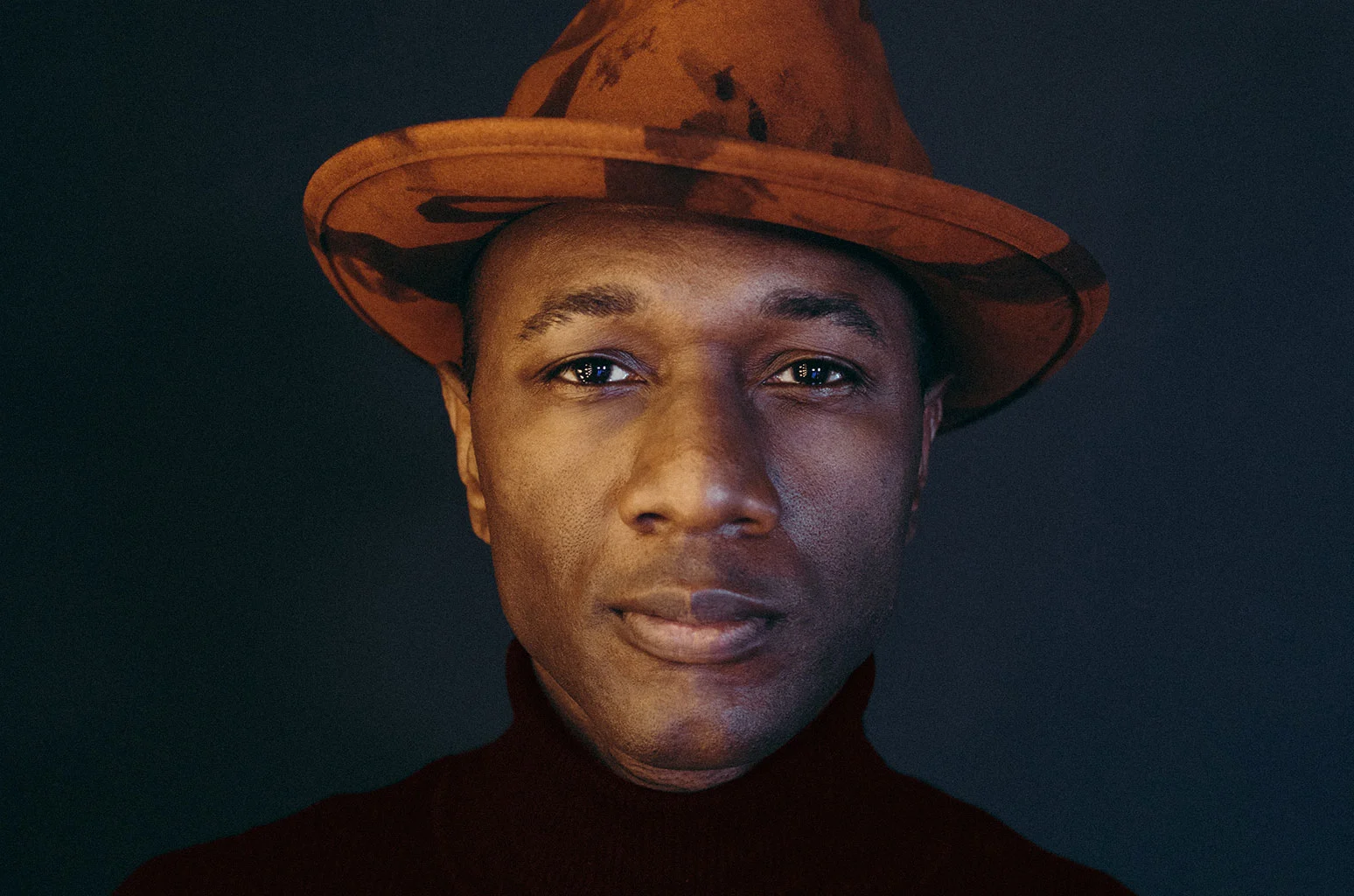 Aloe-Blacc-by-Zach-Bell-2021-billboard-1548-1619186603.jpg.webp
