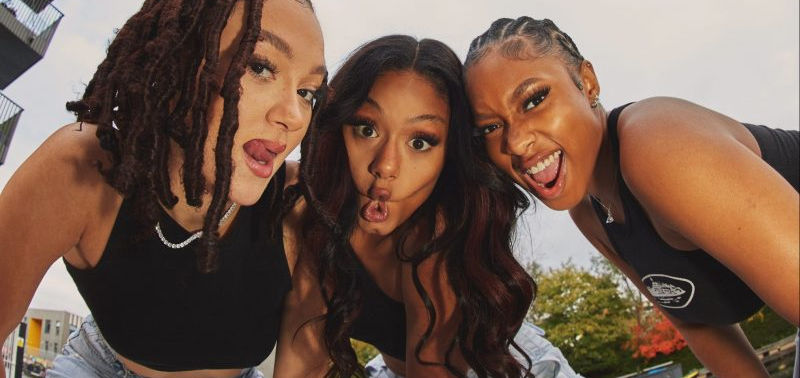 British Girl Group, FLO'S, Old-Skool and Empowering, 'Cardboard Box'