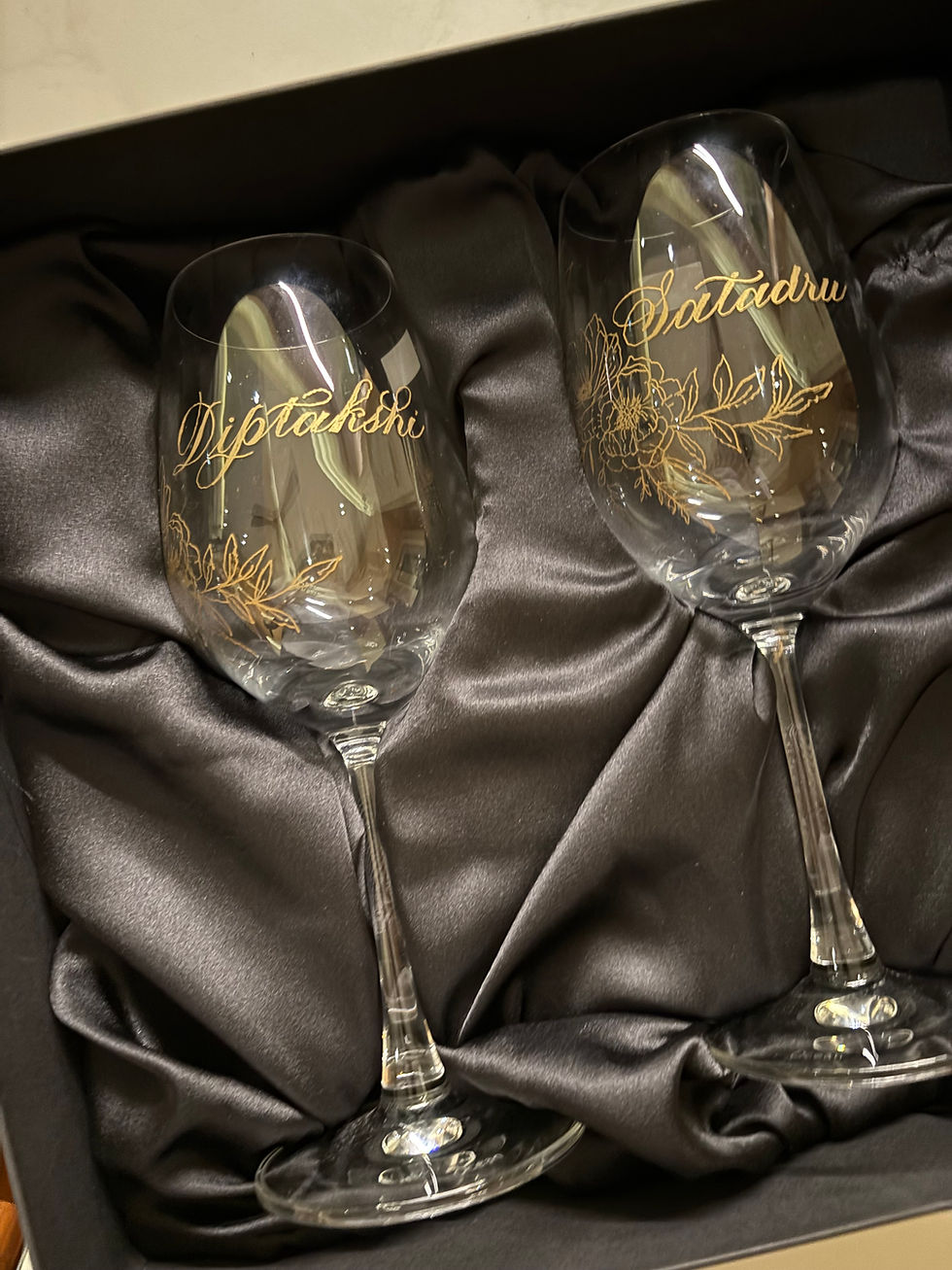 Thumbnail: Engraved Wine Glass