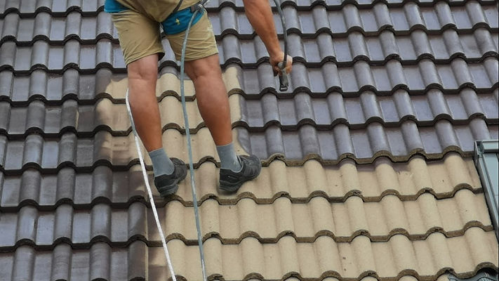 peinture toiture.jpg
