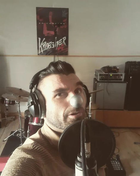 Retour en studio : nouveau titre en cours...