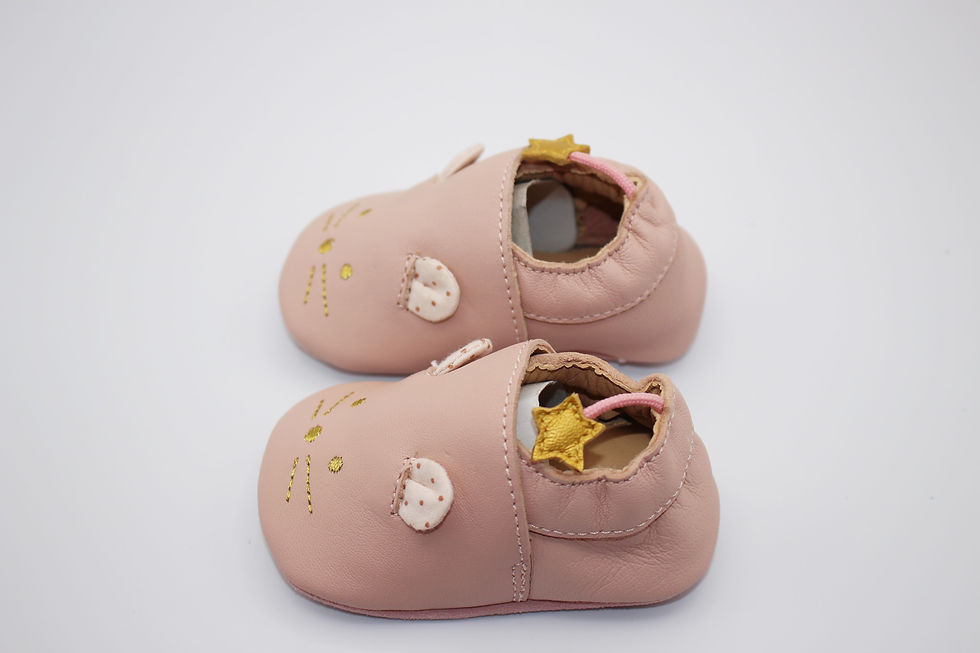 Miniature : Chaussons bébé en cuir souris rose clair "Il était une fois", Moulin Roty