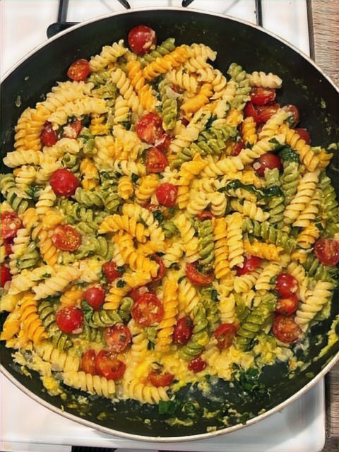 Pasta with Sweet Corn, Tomatoes and Basil