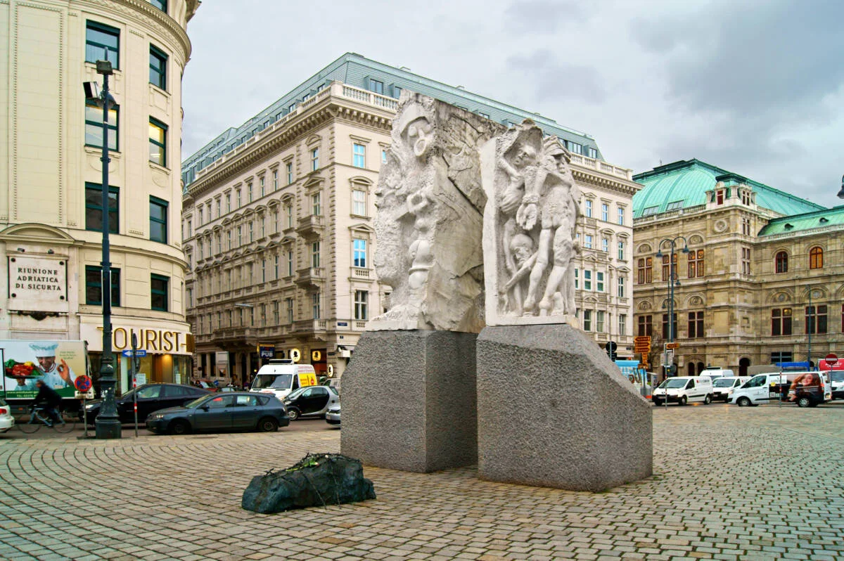 ATVI049-World-War-II-Vienna-Tour-with-a-Local-History-Expert_5.webp