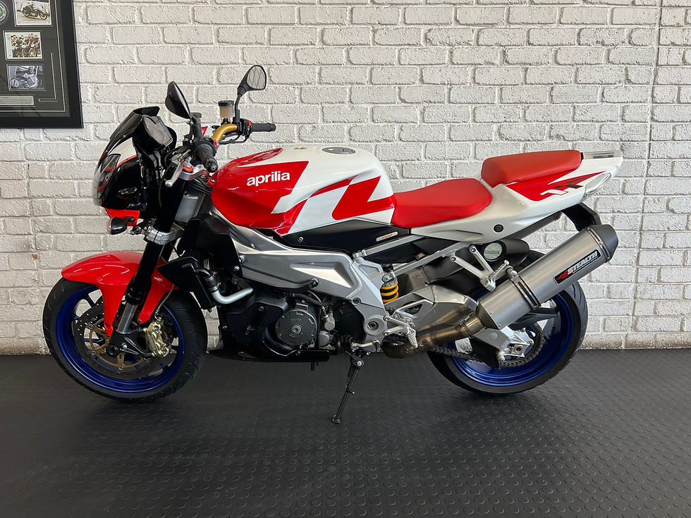 Thumbnail: Aprilia Tuono naked superbike side view