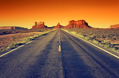 Road to Monument Valley