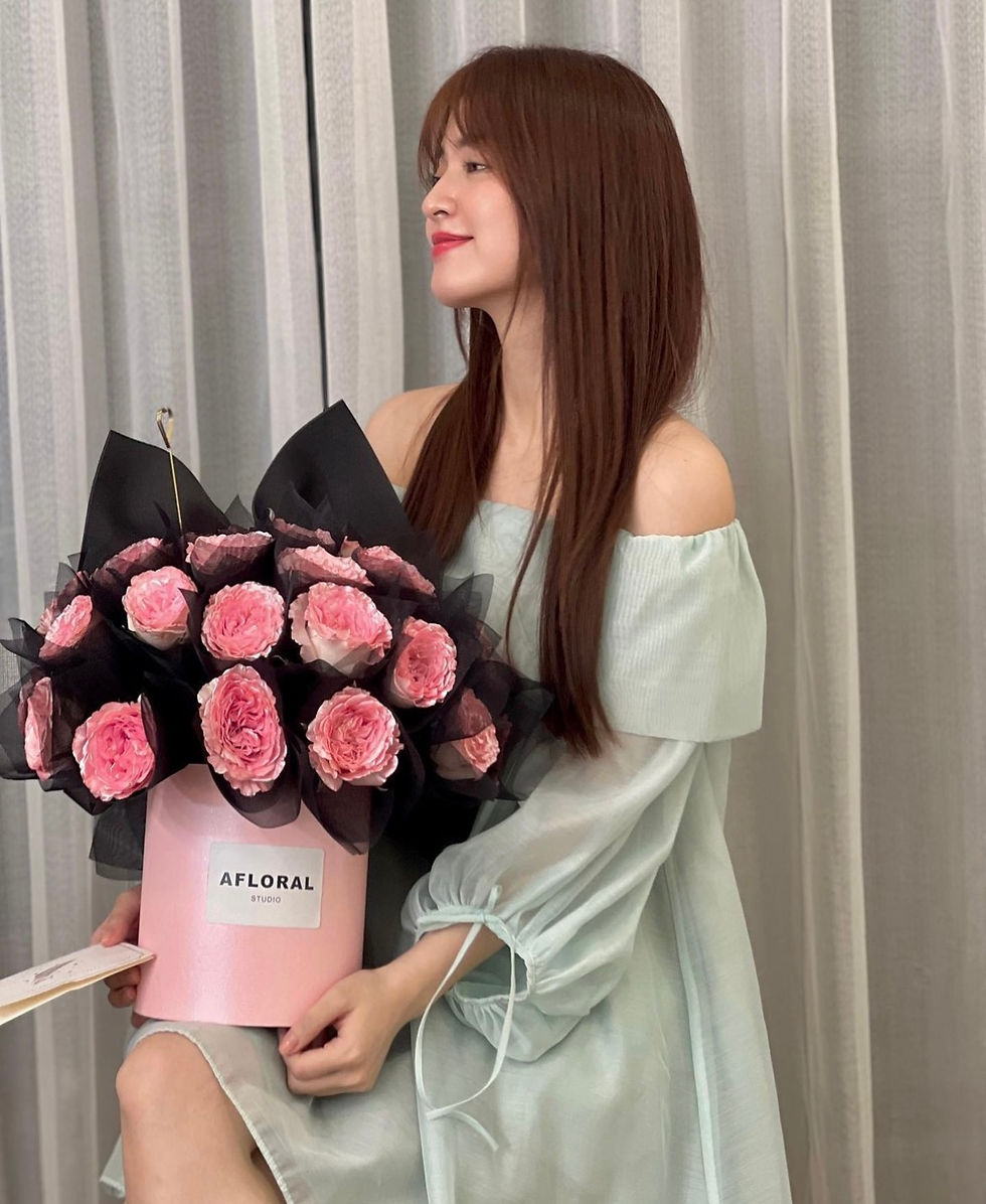 Thumbnail: Bó hoa Blackpink nơ đen size 40cm