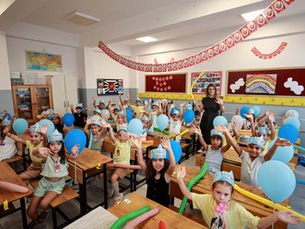 Okullarda ilk zil 'uyum' için çaldı