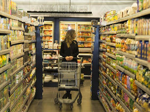 Ticaret ve perakende satış hacmi haziranda yıllık bazda arttı