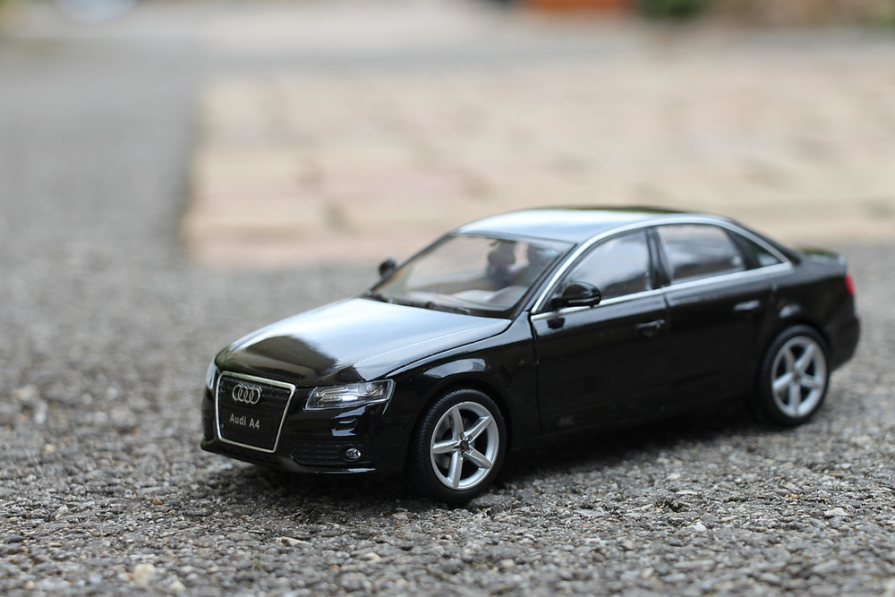 audi a4 miniature