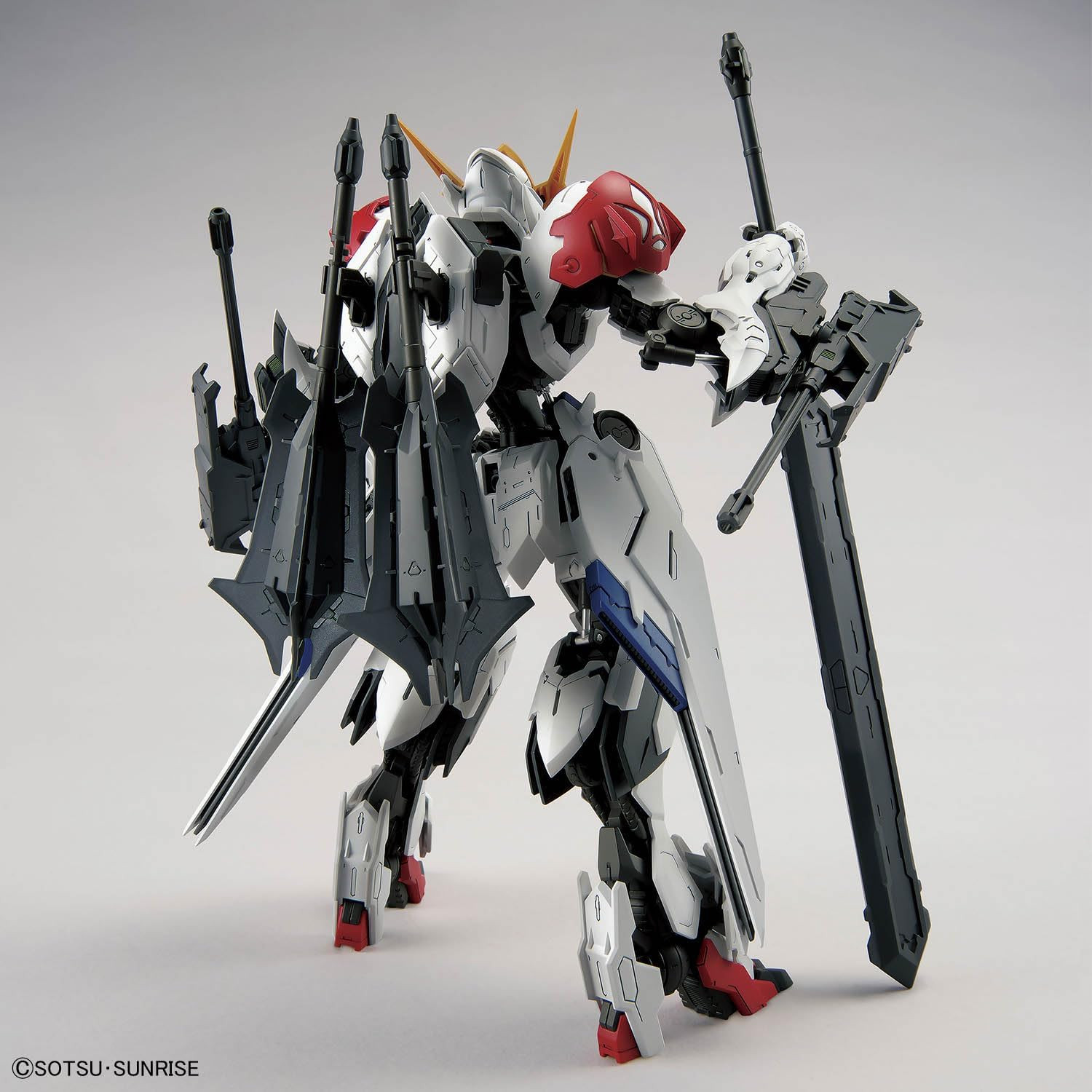 Bandai Spirits MG Gundam Barbatos Lupus 1/100 Scale Model Kit - Imagem 3