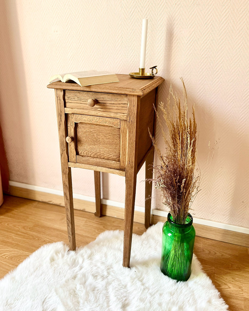 Miniature : Le meuble d'appoint ou grand chevet