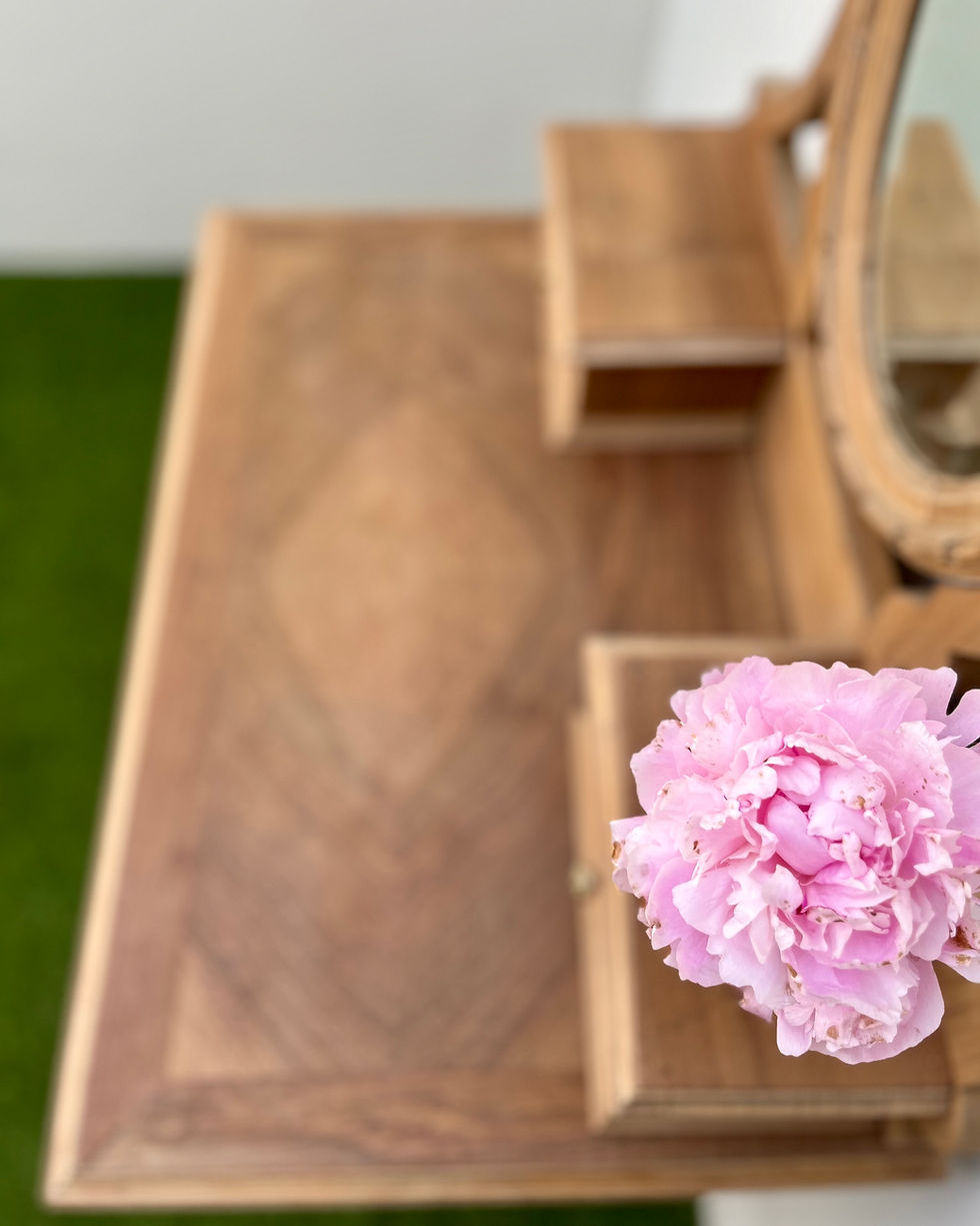 Miniature : La coiffeuse style Louis XVI